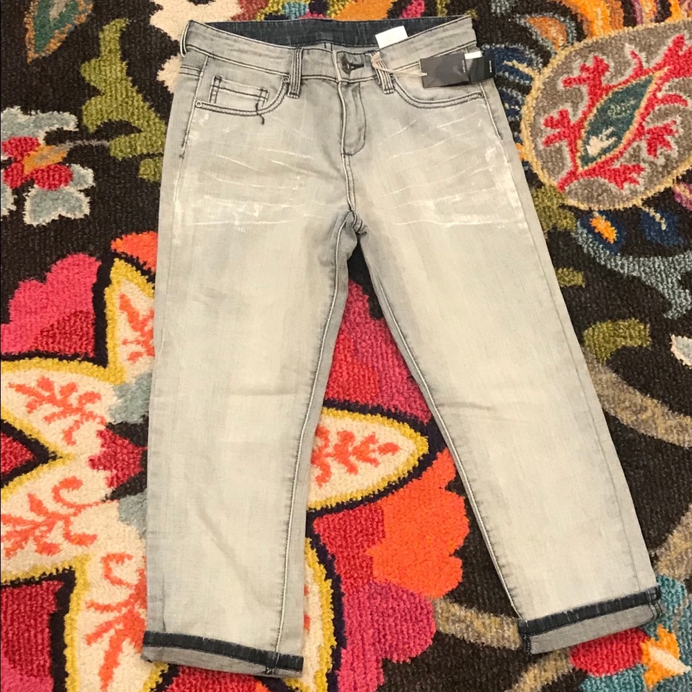 NWT BCBGMaxazria Women’s Paulina B Capri Jeans